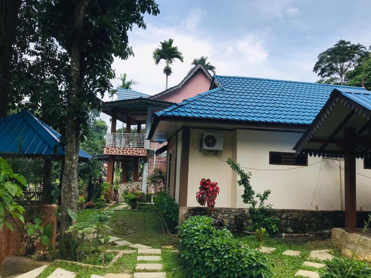 Hotel Thomas' Retreat Bukit Lawang Zewnętrze zdjęcie