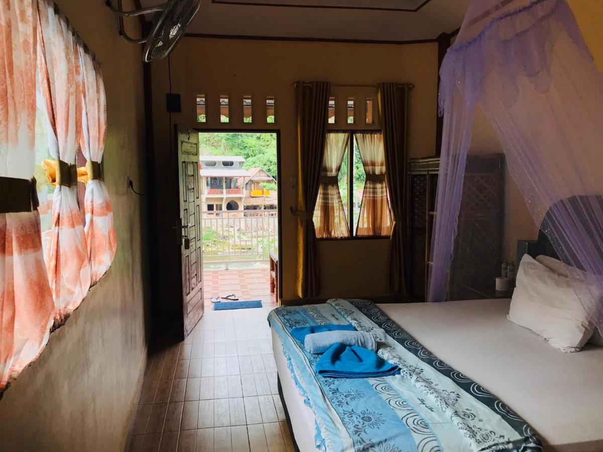 Hotel Thomas' Retreat Bukit Lawang Pokój zdjęcie