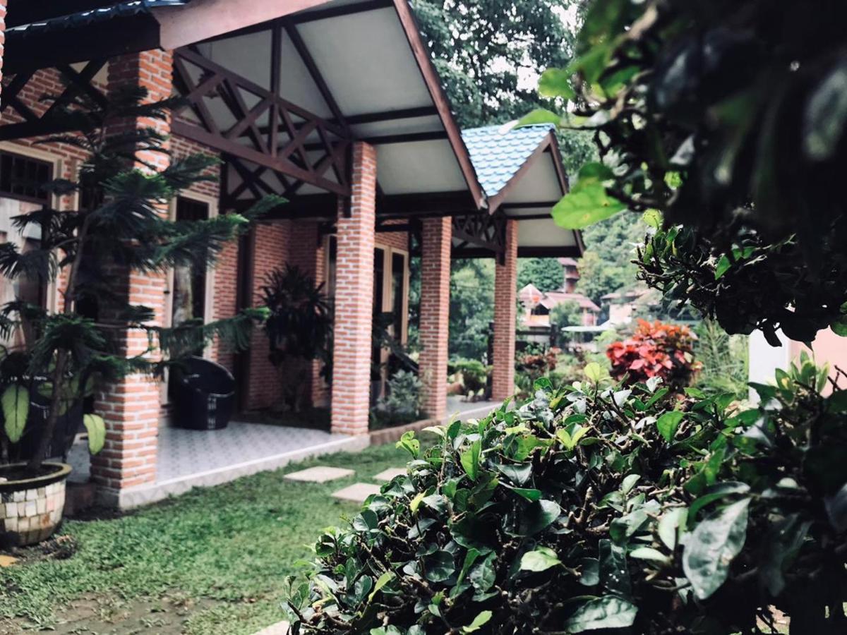 Hotel Thomas' Retreat Bukit Lawang Zewnętrze zdjęcie