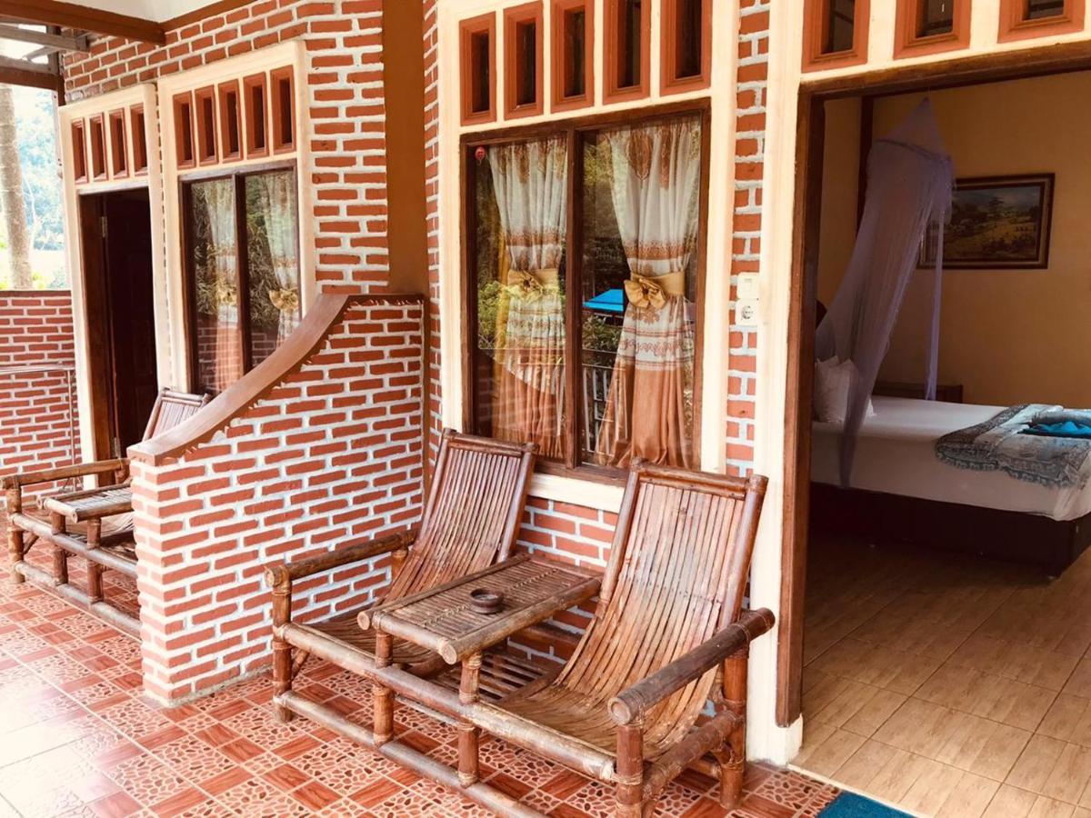 Hotel Thomas' Retreat Bukit Lawang Zewnętrze zdjęcie