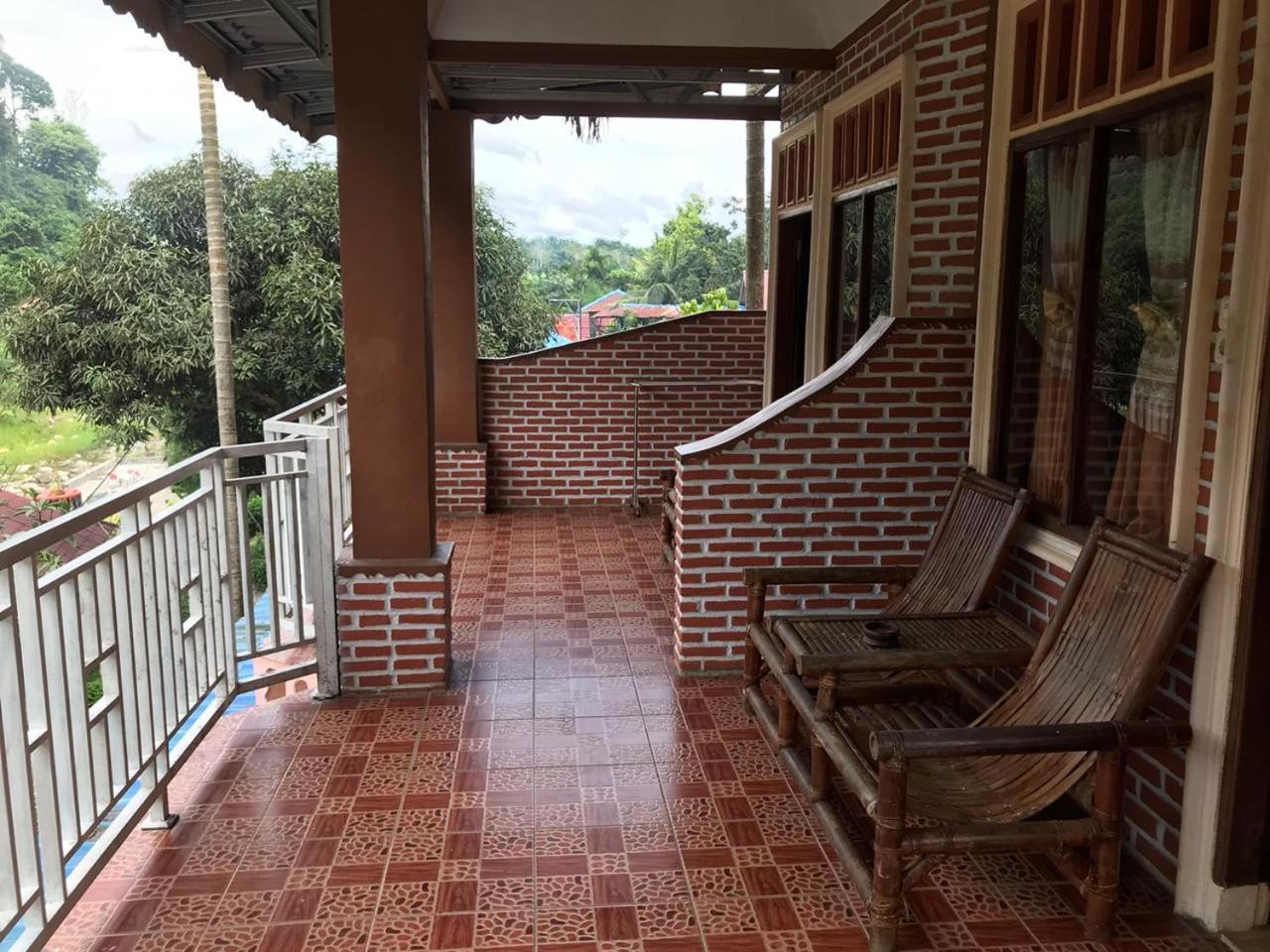 Hotel Thomas' Retreat Bukit Lawang Zewnętrze zdjęcie