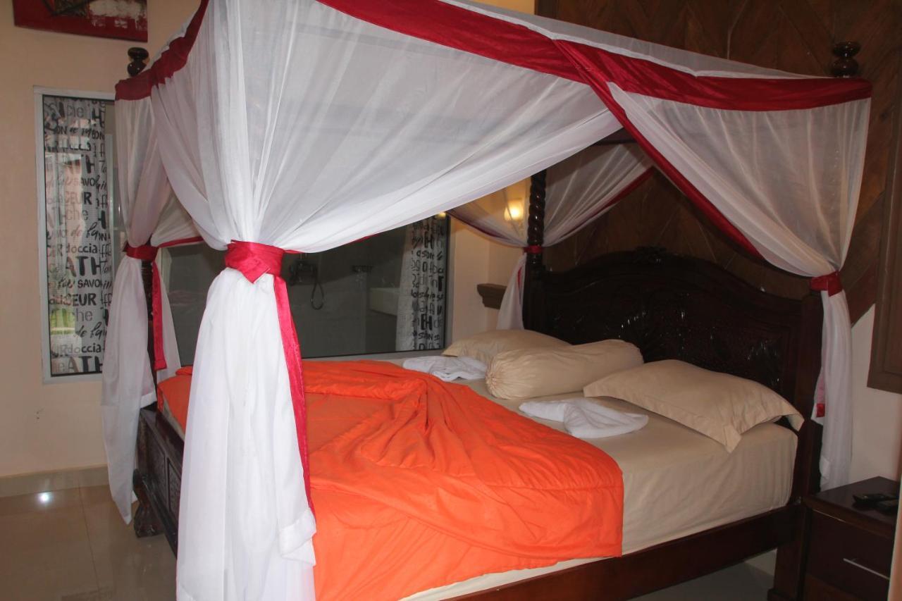 Hotel Thomas' Retreat Bukit Lawang Zewnętrze zdjęcie